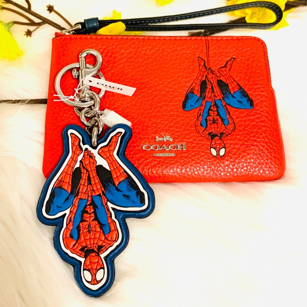 Coach marvel wristlet set , RARE ONE